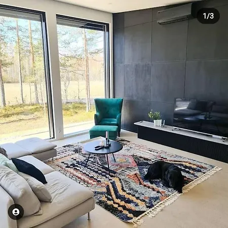 Omakotitalo Maaseudulla Venesjarvi